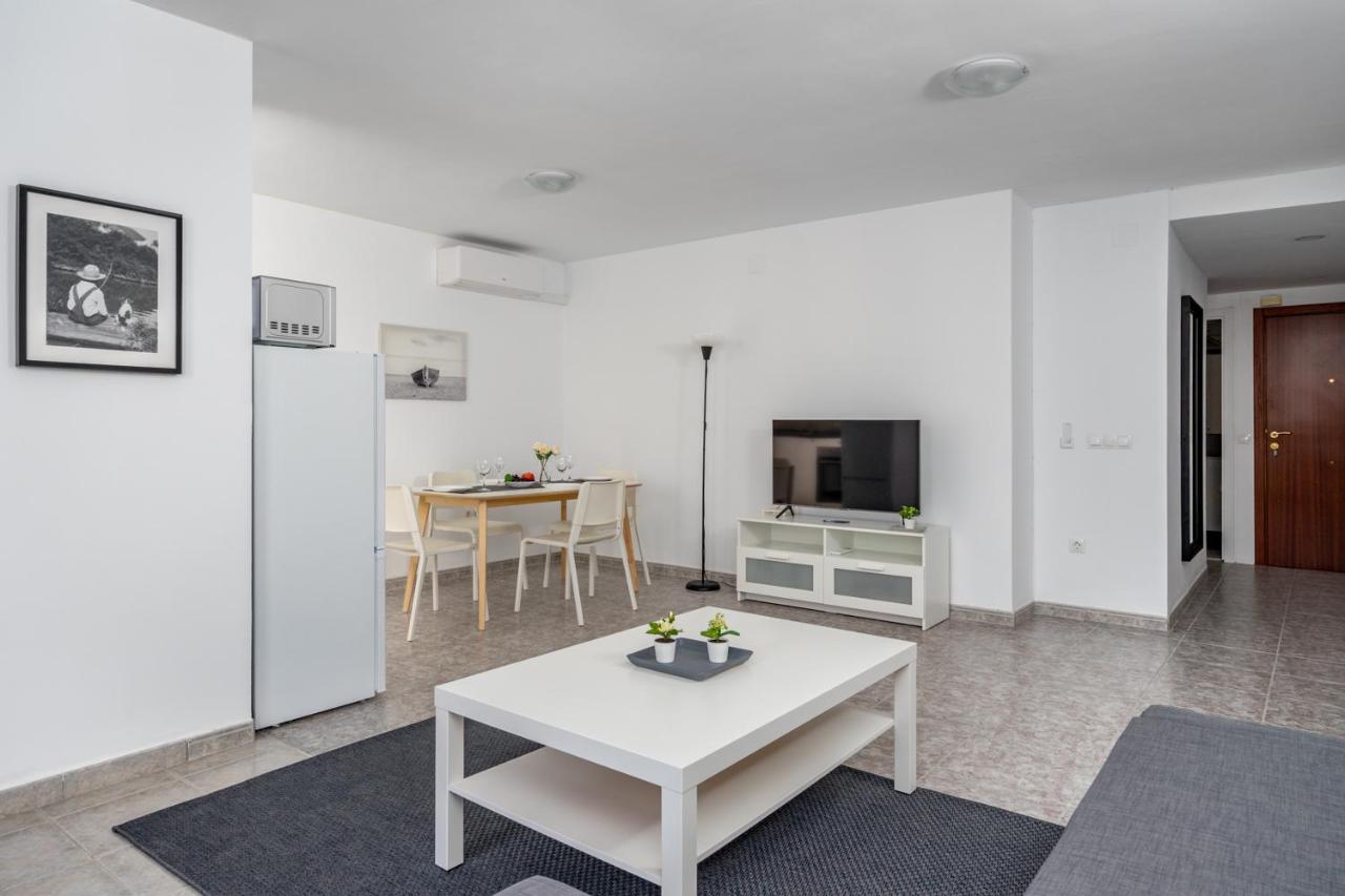 Central Flat With Pool In Fuengirola By Costarentals - Ref 171 Extérieur photo