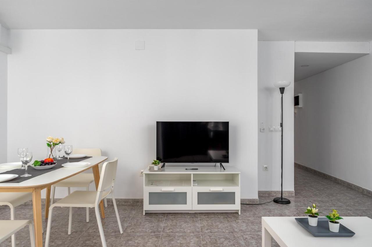 Central Flat With Pool In Fuengirola By Costarentals - Ref 171 Extérieur photo